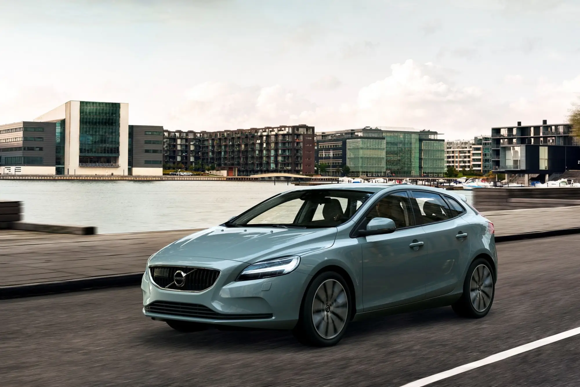 Volvo V40 MY 2017 - 6