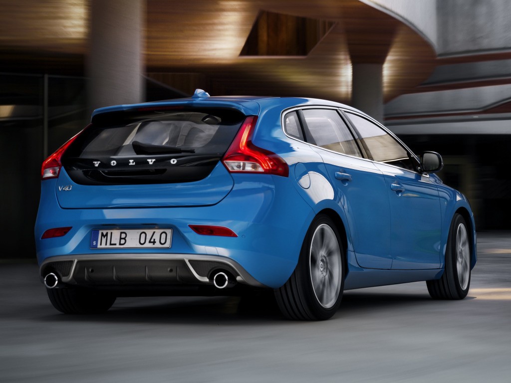 volvo-v40-r-design-5.jpg