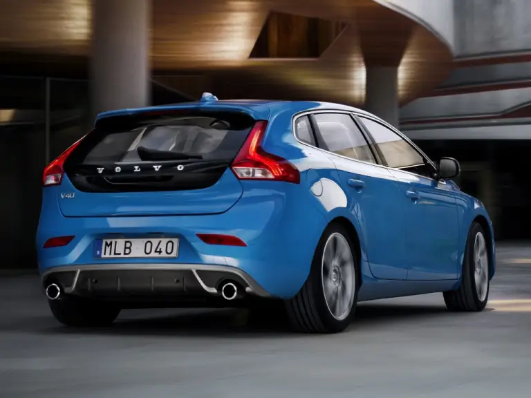 Volvo V40 R-Design - 6