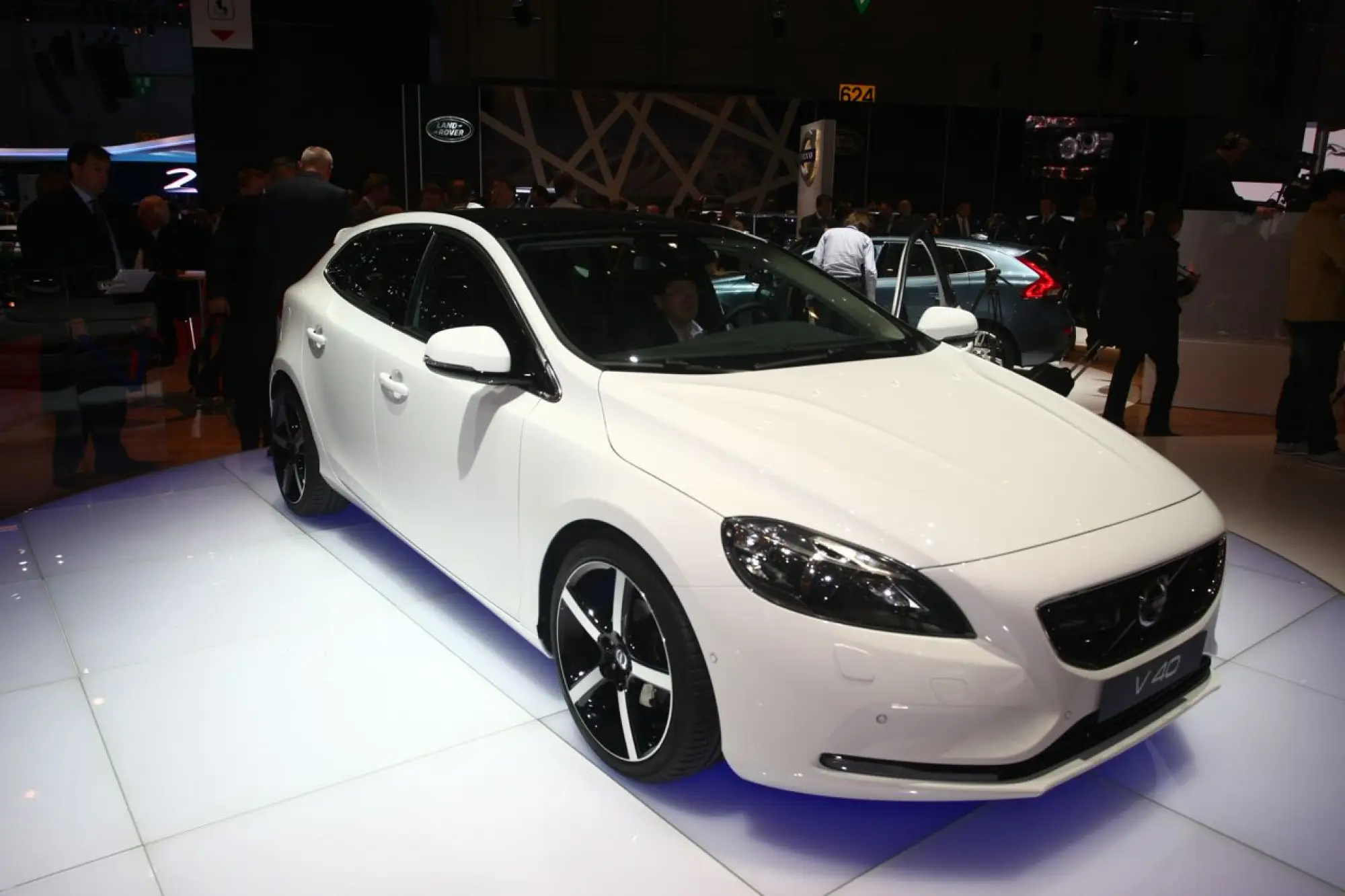 Volvo V40 - Salone di Ginevra 2012 - 3