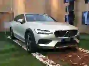 Volvo V60 Cross Country - Anteprima Milano