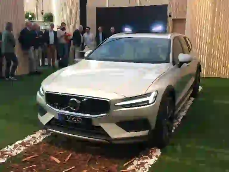 Volvo V60 Cross Country - Anteprima Milano - 4