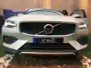 Volvo V60 Cross Country - Anteprima Milano