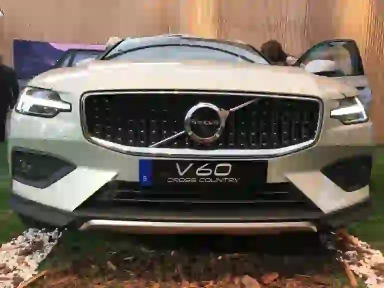Volvo V60 Cross Country - Anteprima Milano - 17