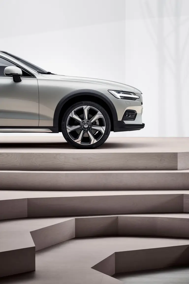 Volvo V60 Cross Country MY 2019 - 14