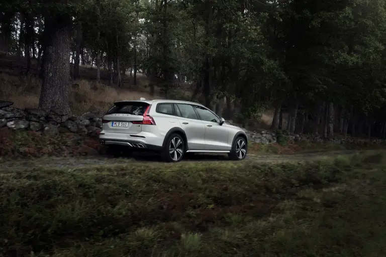 Volvo V60 Cross Country MY 2019 - 9