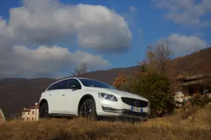Volvo V60 Cross Country - Prova su strada 2016