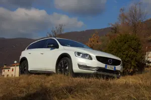 Volvo V60 Cross Country - Prova su strada 2016