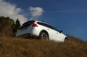 Volvo V60 Cross Country - Prova su strada 2016