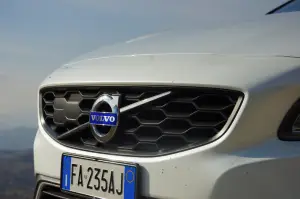 Volvo V60 Cross Country - Prova su strada 2016