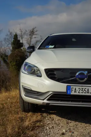 Volvo V60 Cross Country - Prova su strada 2016