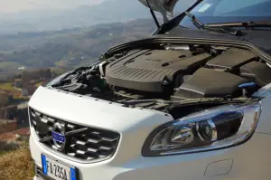 Volvo V60 Cross Country - Prova su strada 2016