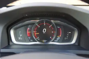 Volvo V60 Cross Country - Prova su strada 2016