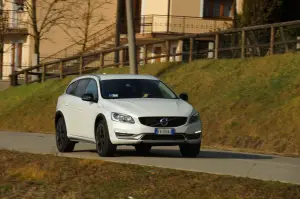 Volvo V60 Cross Country - Prova su strada 2016