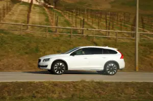 Volvo V60 Cross Country - Prova su strada 2016
