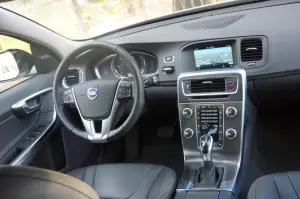 Volvo V60 Cross Country - Prova su strada 2016
