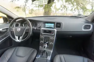 Volvo V60 Cross Country - Prova su strada 2016