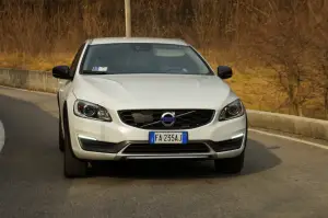 Volvo V60 Cross Country - Prova su strada 2016
