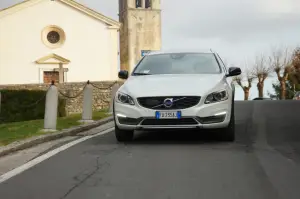 Volvo V60 Cross Country - Prova su strada 2016