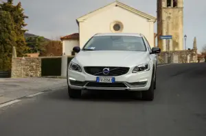Volvo V60 Cross Country - Prova su strada 2016