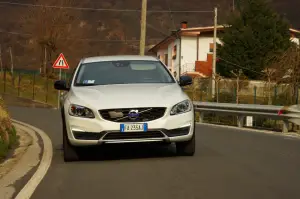 Volvo V60 Cross Country - Prova su strada 2016