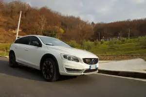 Volvo V60 Cross Country - Prova su strada 2016