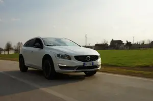 Volvo V60 Cross Country - Prova su strada 2016