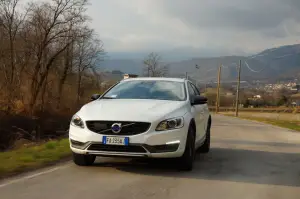 Volvo V60 Cross Country - Prova su strada 2016
