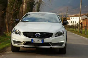 Volvo V60 Cross Country - Prova su strada 2016