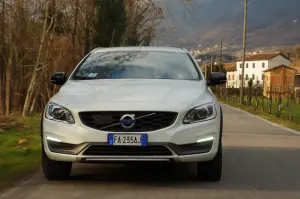 Volvo V60 Cross Country - Prova su strada 2016
