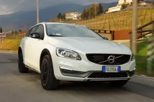 Volvo V60 Cross Country - Prova su strada 2016