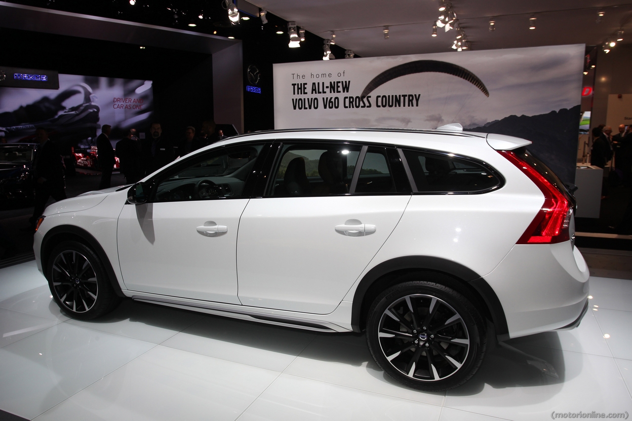Volvo V60 Cross Country - Salone di Detroit 2015