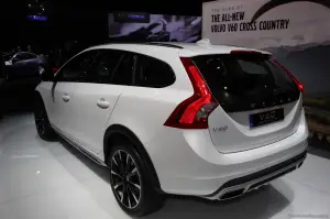 Volvo V60 Cross Country - Salone di Detroit 2015 - 1