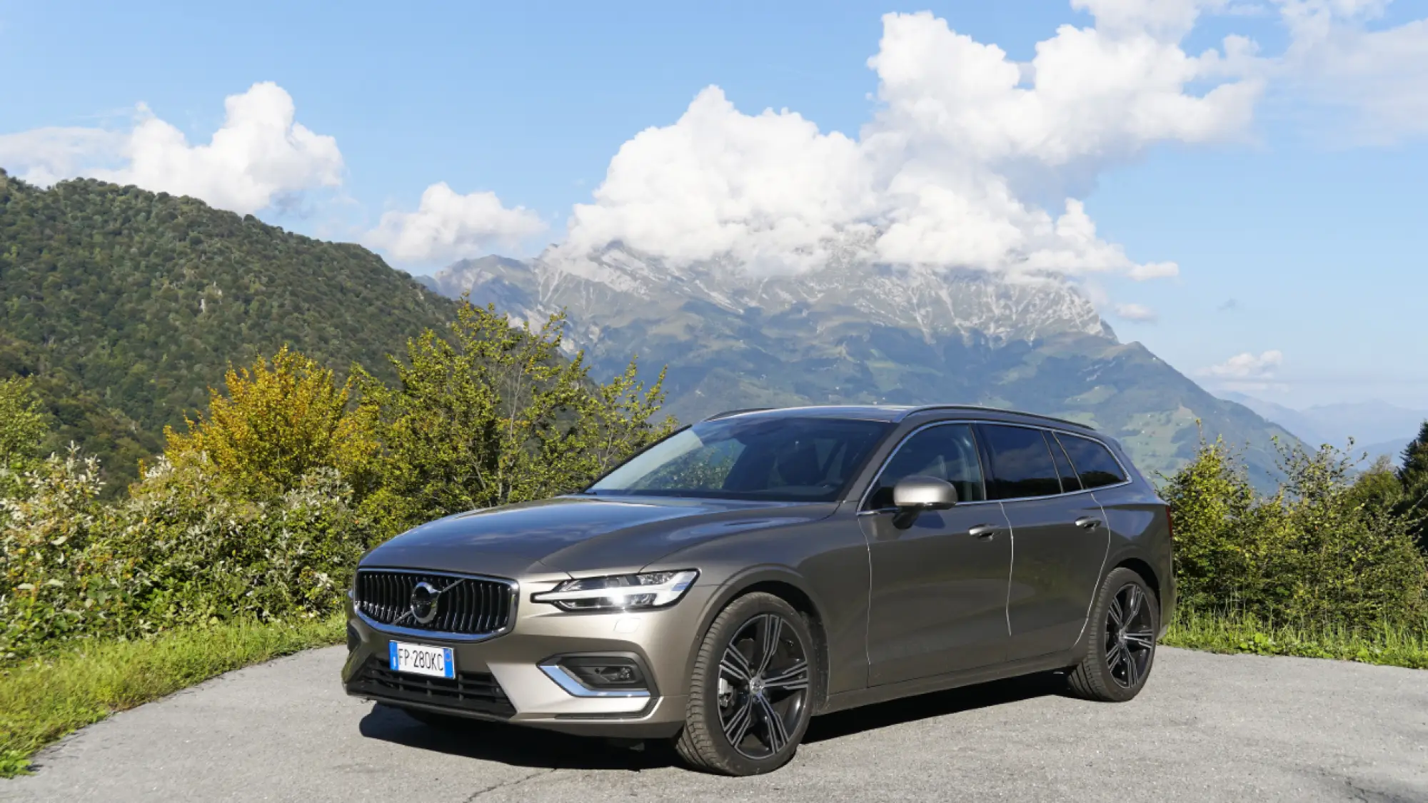 Volvo V60 D4 Prova su strada 2018 - 1