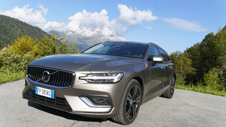 Volvo V60 D4 Prova su strada 2018 - 19