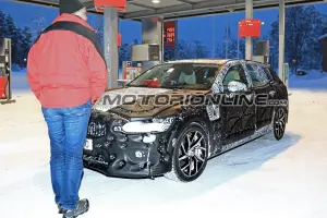 Volvo V60 foto spia 25 gennaio 2018