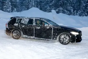 Volvo V60 foto spia 25 gennaio 2018