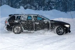 Volvo V60 foto spia 25 gennaio 2018