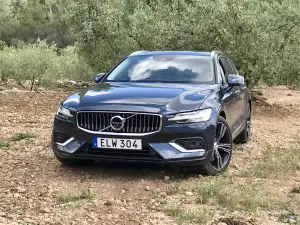 Volvo V60 MY 2018 - Test Drive in Anteprima