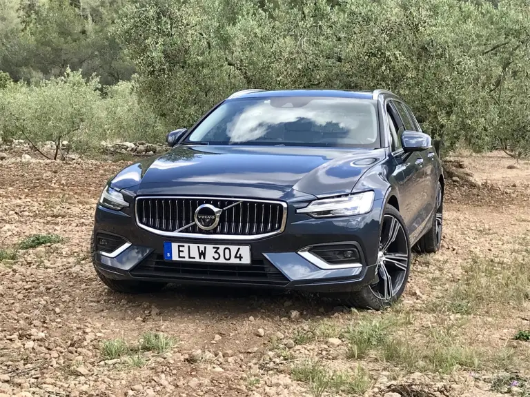 Volvo V60 MY 2018 - Test Drive in Anteprima - 3