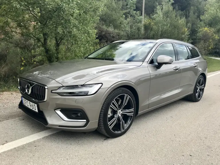 Volvo V60 MY 2018 - Test Drive in Anteprima - 11
