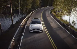 Volvo V60 MY 2018 - Test Drive in Anteprima