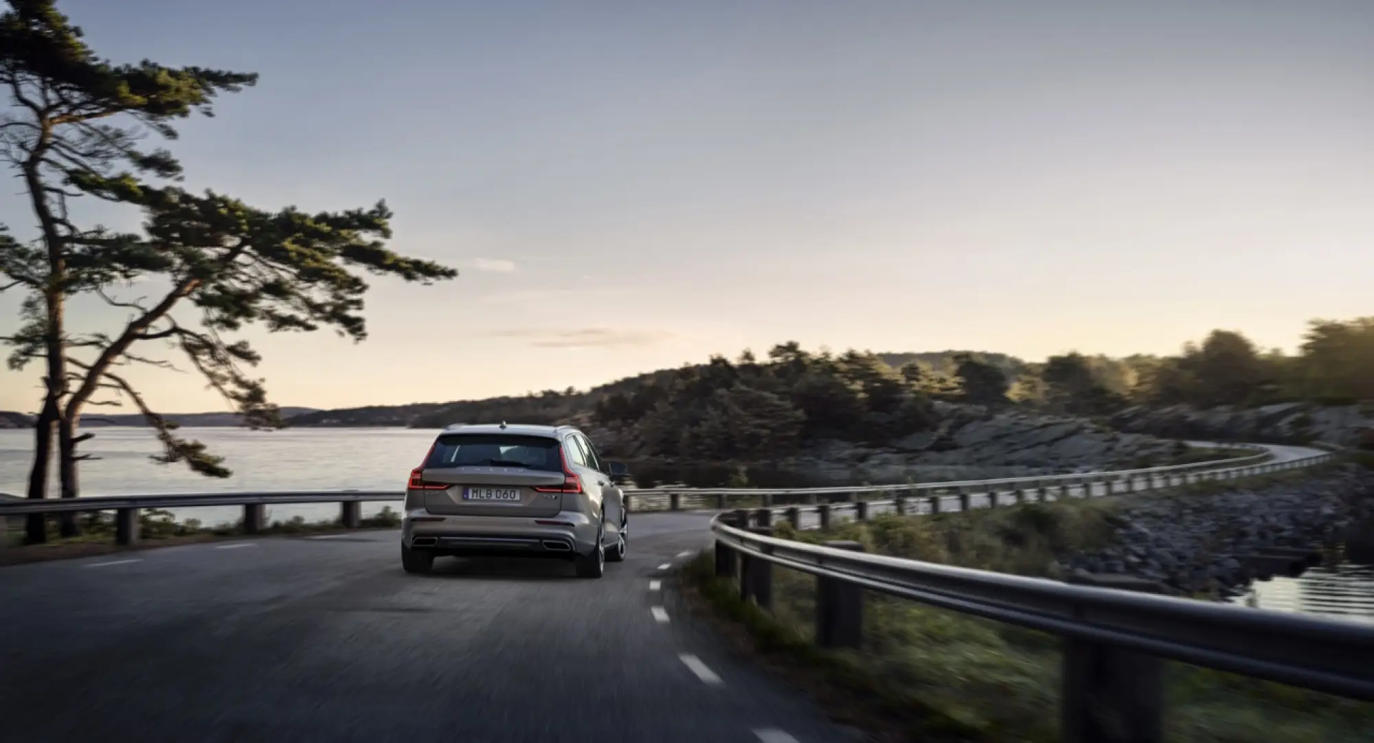 Volvo V60 MY 2018 - Test Drive in Anteprima - 32