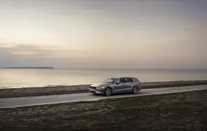 Volvo V60 MY 2018 - Test Drive in Anteprima