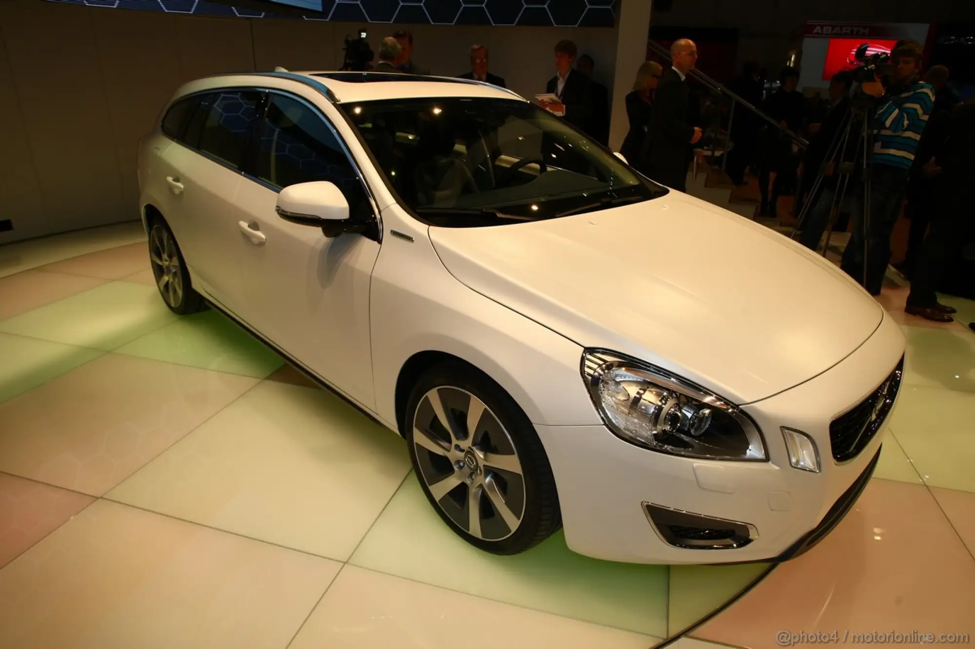 Volvo V60 Plug-in hybrid Ginevra 2011 - 5
