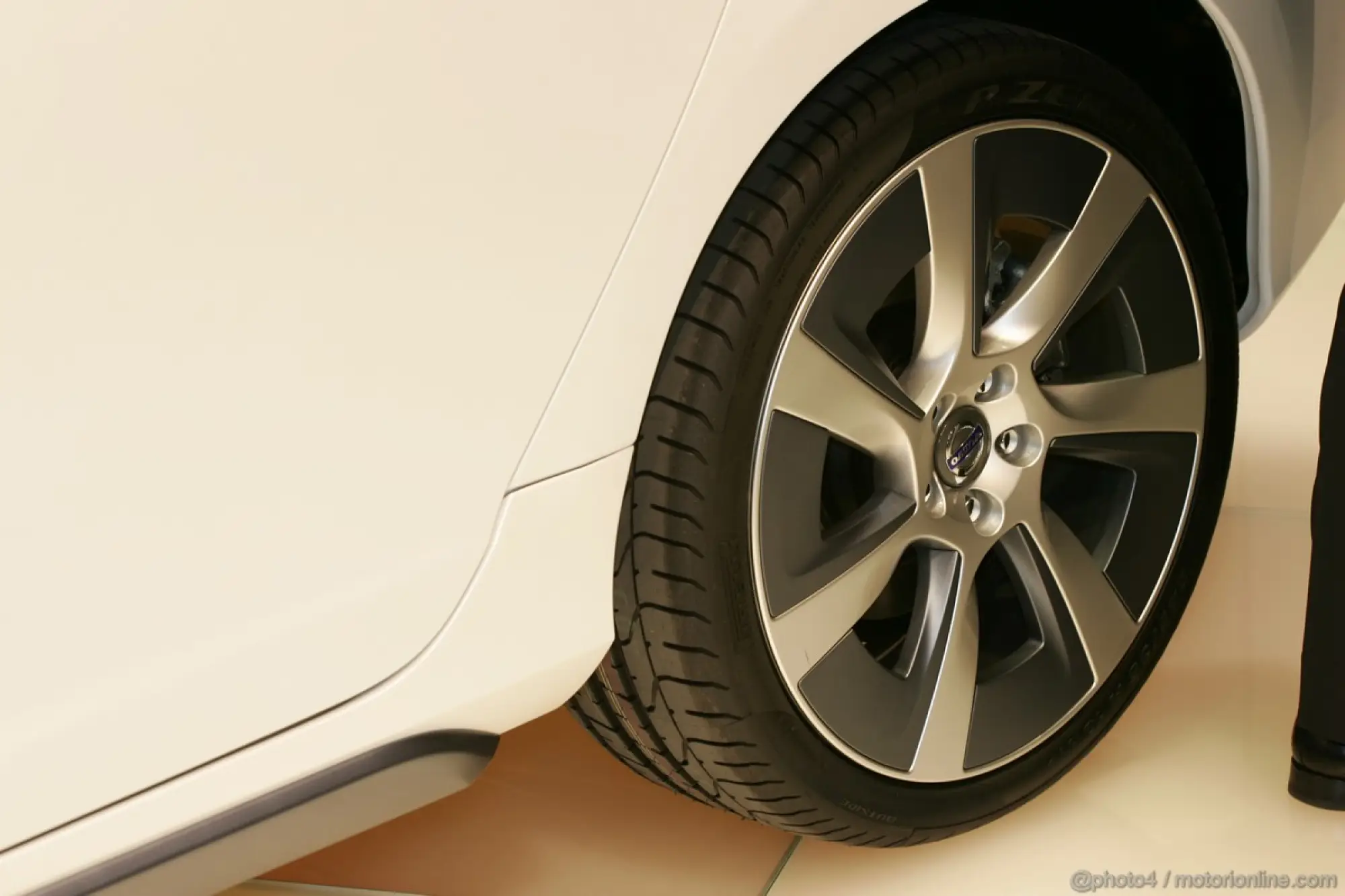 Volvo V60 Plug-in hybrid Ginevra 2011 - 8