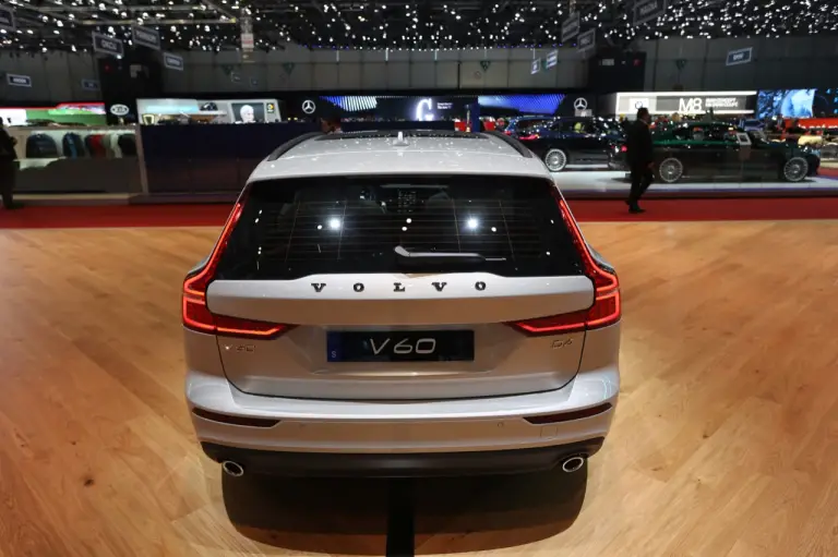 Volvo V60 - Salone di Ginevra 2018 - 14