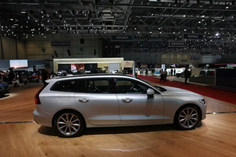Volvo V60 - Salone di Ginevra 2018 - 16