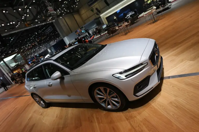 Volvo V60 - Salone di Ginevra 2018 - 17