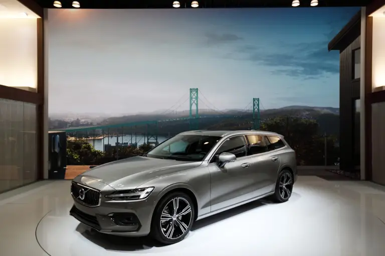 Volvo V60 - Salone di New York 2018 - 1